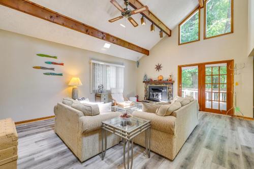 Holiday Island House | Hot Tub at Mountain-View Ozarks Retreat!