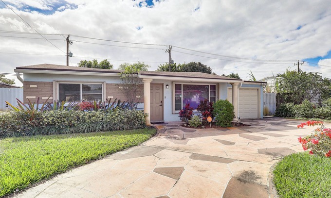 Miramar House | Hot Tub & Fenced Yard: Pet-Friendly Miramar Haven!