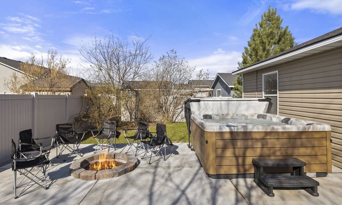 Nampa House | Hot Tub*Game Room*Fire Pit*600mbps*Large Patio