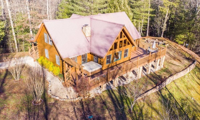Pine Ridge Apartment | Hot Tub - Mill Creek Point - Red River Gorge KY