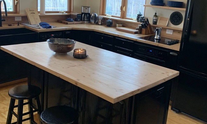 Depot Bench House | Hot tub! Minutes from Downtown, Airport, Parks and BSU