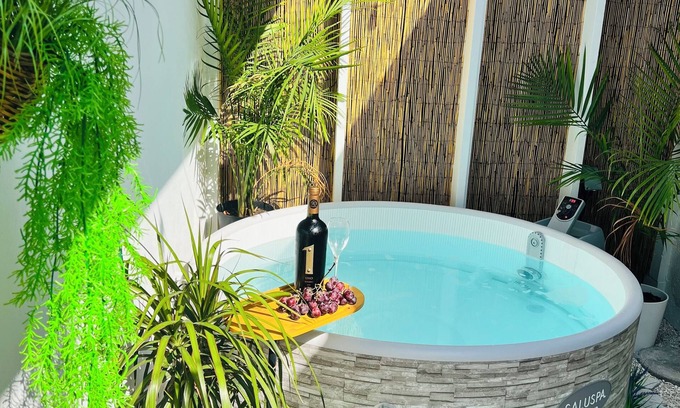 Homestead Apartment | Hot tub paradise vibes