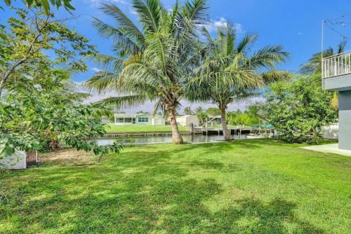 Fort Lauderdale House | Hot Tub! Roof Top! Firepit! Boat Dock!