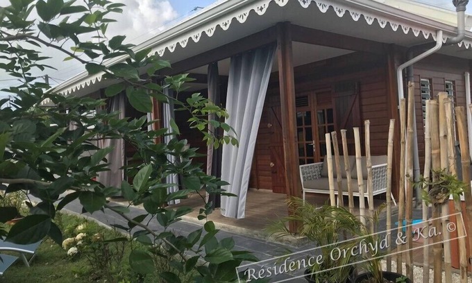 Sainte-Anne Cottage | Hot tube 2-Bed Cottage in Sainte-Anne