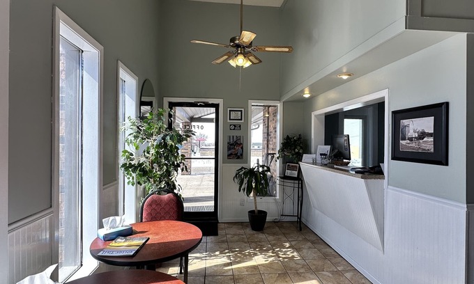 Fergus Falls Hotel | Hotel 8