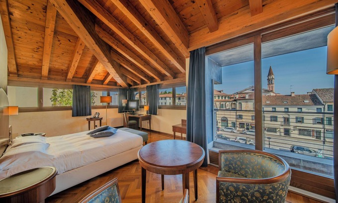 Castelfranco Veneto Hotel | Hotel Alla Torre