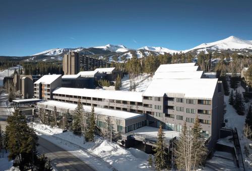 Peak 9 Resort | Hotel Alpenrock Breckenridge, Curio Collection by Hilton