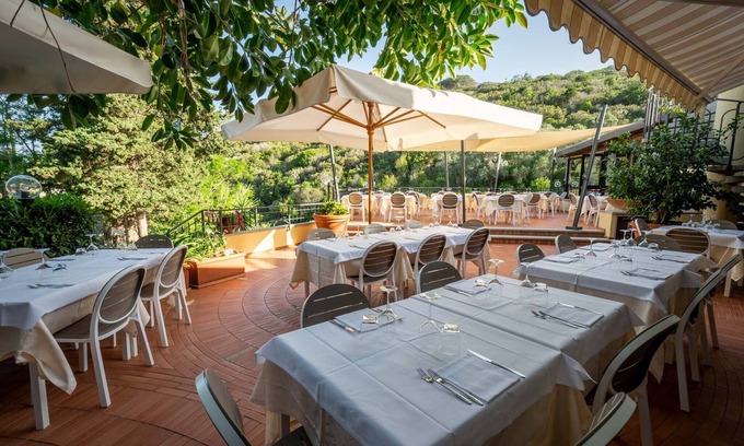 Fetovaia Hotel | Hotel Anna