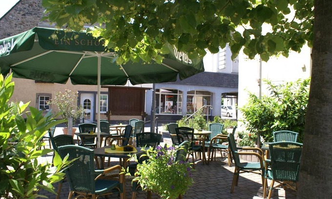 Nickenich Hotel | Hotel Burgklause