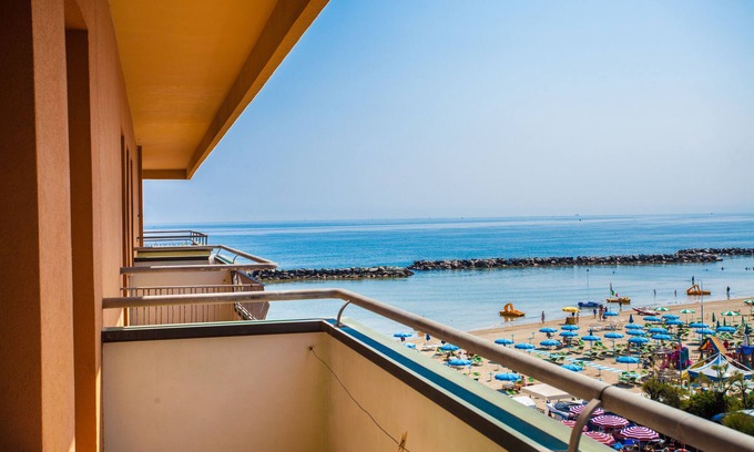 Cagnona Hotel | HOTEL COLA FRONTEMARE
