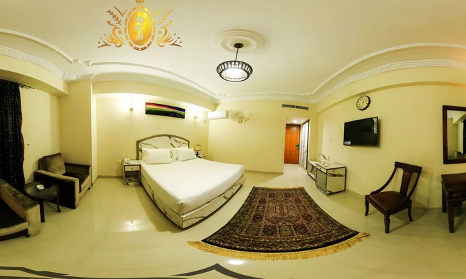 Saddar Town Hotel | Hotel Crown Inn