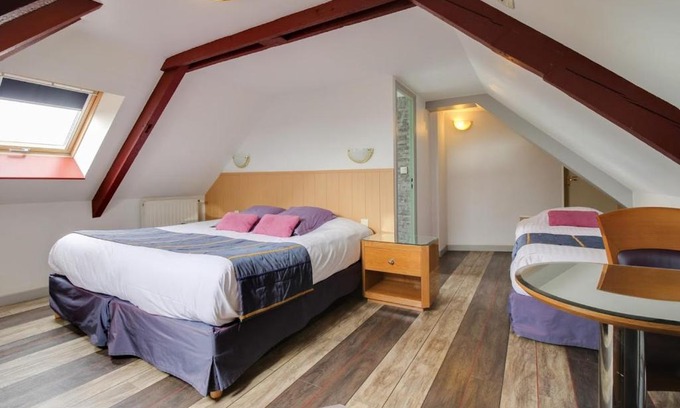 Guingamp Hotel | Hotel De L'Arrivée