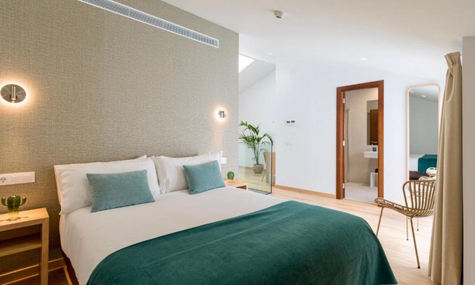 Las Palmas de Gran Canaria Hotel | Hotel Emeté & Coworking by Airnest