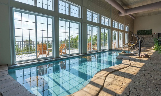 Pointe-au-Pic Hotel | Hotel et Pavillons Le Petit Manoir du Casino