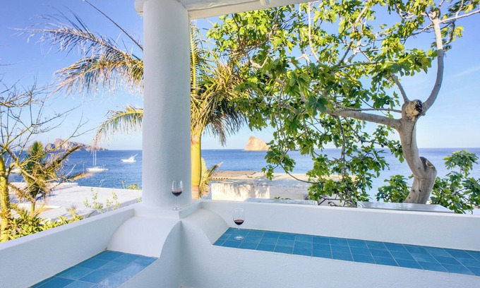 Panarea Hotel | Hotel Eunymos - Trattoria Da Francesco Panarea