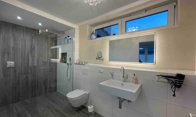 Bad Zwischenahn Apartment | Hotel feeling, great location, terrace, BBQ,