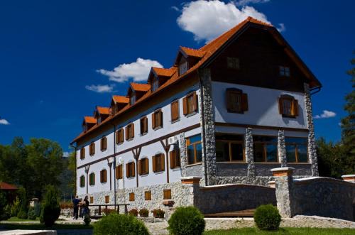 Licko Lesce Hotel | Hotel Gacka