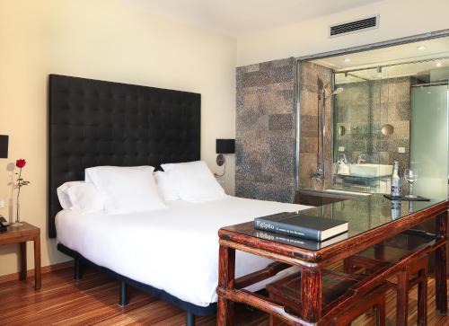 Les Corts Hotel | Hotel Gran Derby Suites, a Small Luxury Hotel of the World