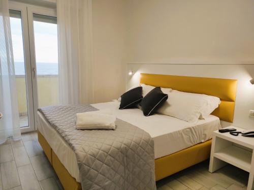 Fogliano Marina Hotel | Hotel Gran San Bernardo - RICCIONE - FRONTE MARE CON CUCINA