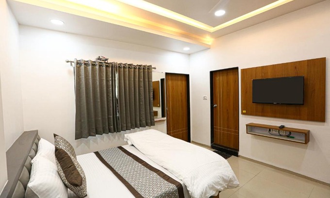Surat Hotel | HOTEL GREEN VILLA