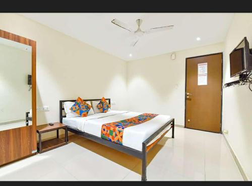 Surat Hotel | Hotel Happy Rooms