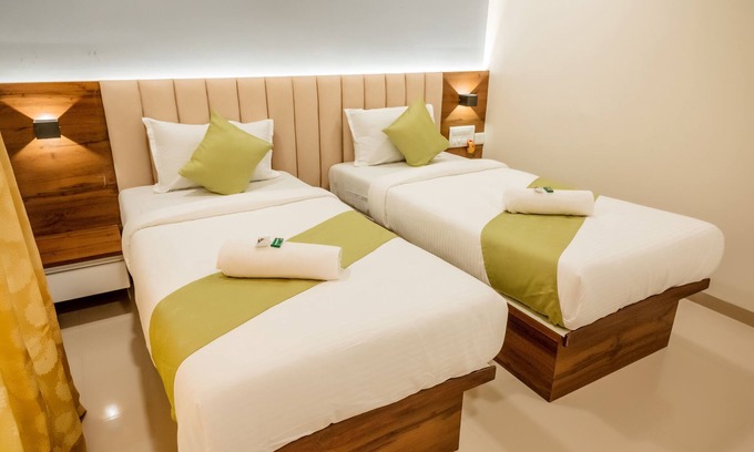 Adyar Hotel | Hotel Heraa International