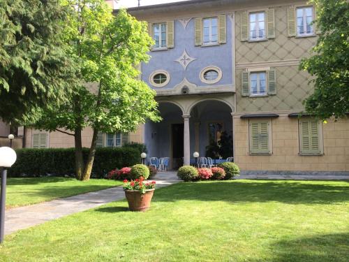 Cannobio Hotel | Hotel Il Portico by LVG Hotel Collection