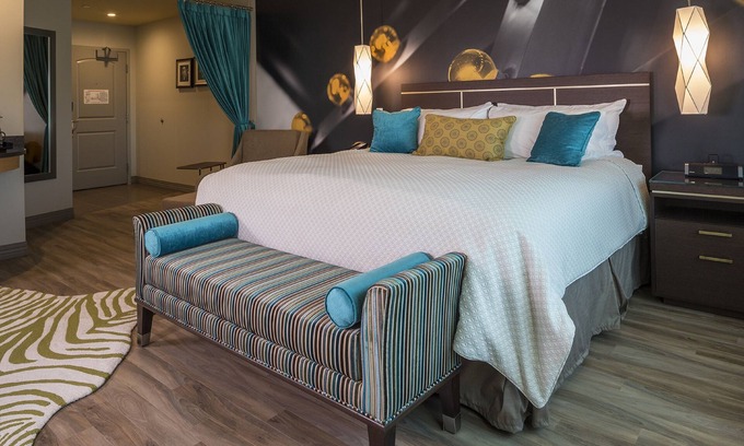 East Liberty Hotel | Hotel Indigo Pittsburgh East Liberty by IHG