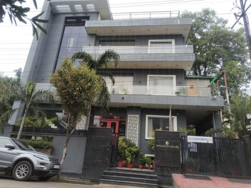 Gomti Nagar Hotel | Hotel Kingston House - Near Shaheed Path and Ayodhya Road
