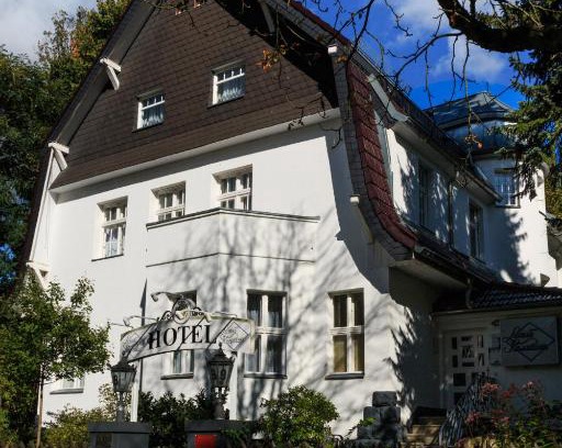 Steglitz-Zehlendorf House | Hotel Landhaus Schlachtensee