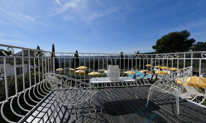 Saint-Paul-de-Vence Hotel | Hotel Le Hameau