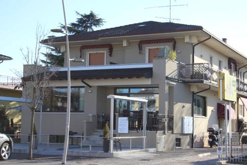Lugana Hotel | Hotel Margherita Meublè