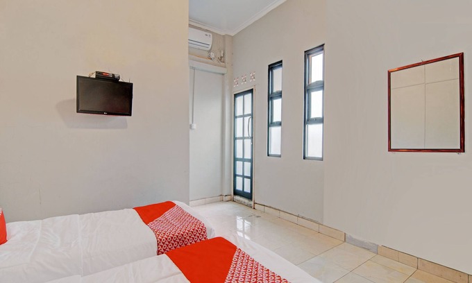 Pekanbaru Hotel | Hotel O Kalista Guest House Syariah