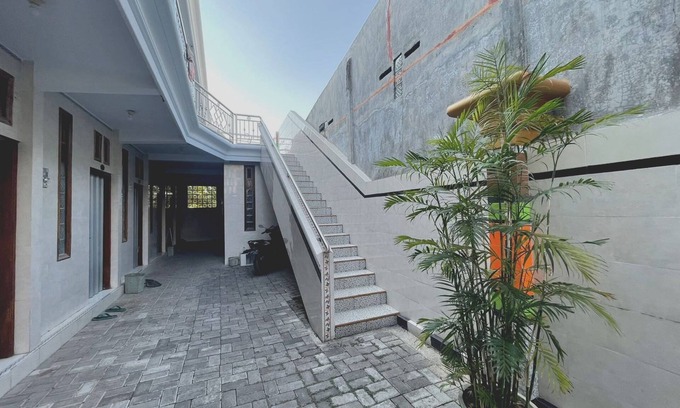 Gresik Hotel | Hotel O Karman's Sari Homestay Syariah