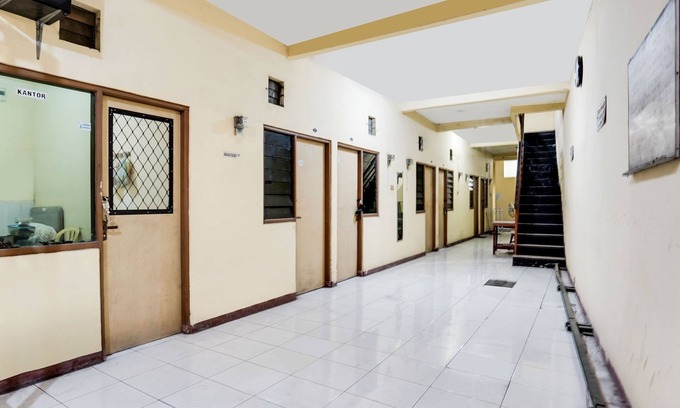 Sedati Hotel | Hotel O Kost Nusantara Sidoarjo Syariah