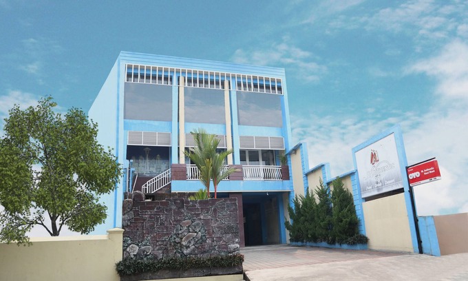 Padang Hotel | Hotel O M Authentic Kost Man