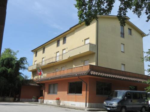 Filottrano Hotel | Hotel Ostello Settecolli Sport