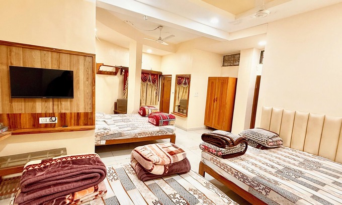 Ujjain Hotel | Hotel P Landmark Palace-near Main Places