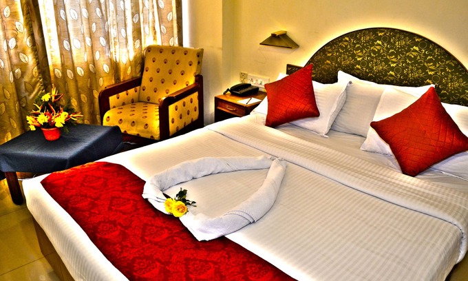 Statue Hotel | Hotel Pankaj