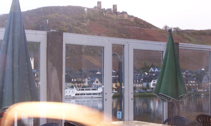 Kattenes Hotel | Hotel Panoramacafé Kattenes