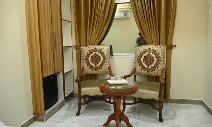 Saddar Town Hotel | Hotel Pearl Inn