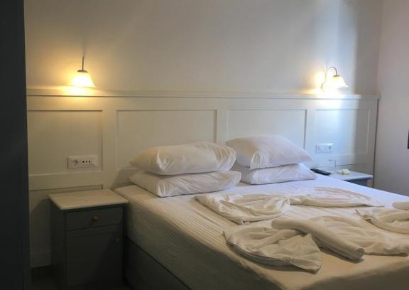 Loutro Hotel | Hotel Porto Loutro on the Hill
