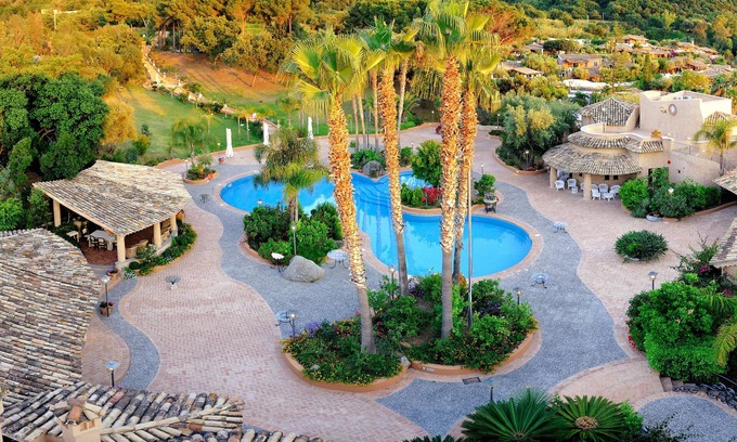 Parghelia Hotel | Hotel Porto Pirgos