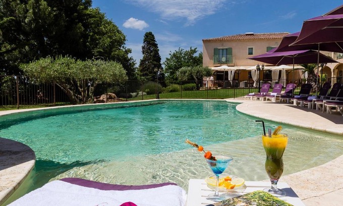 Saint-Quentin-la-Poterie Hotel | Hotel Restaurant Le Clos De Pradines