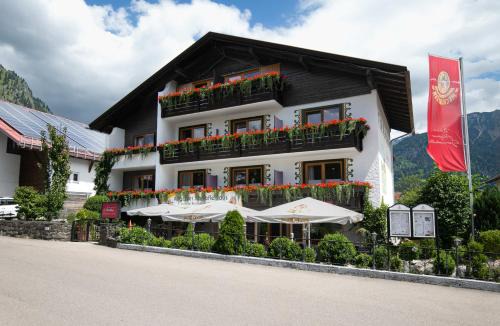 Bad Hindelang Hotel | Hotel Restaurant Amadeus - inclusive Skipass und vieles mehr