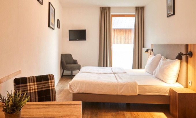Obertraun Apartment | Hotel room with breakfast at Dormio resort Obertraun