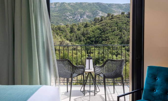 Vauvenargues Hotel | Hotel Sainte Victoire