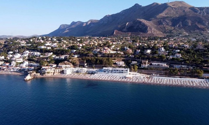 Torre Colonna-sperone Hotel | Hotel Sporting Club