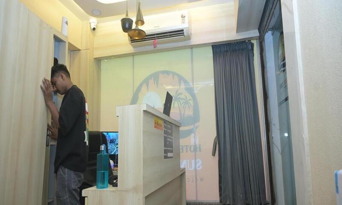 Surat Hotel | Hotel Sunrise Cave