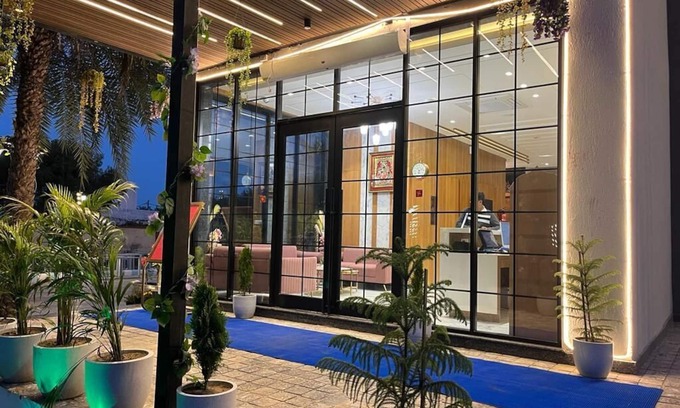 Mat Hotel | Hotel Three Seasons